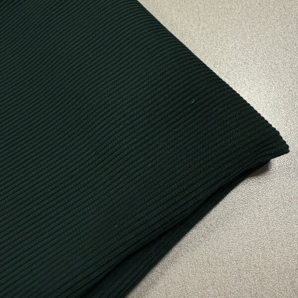 Kilpinis trikotažas "Tamsiai žalia”