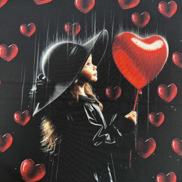 Kilpinis trikotažas "Mergaitė su širdutėm"